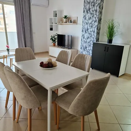Hd's Apartment *